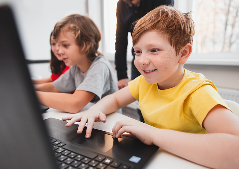 children on computers
